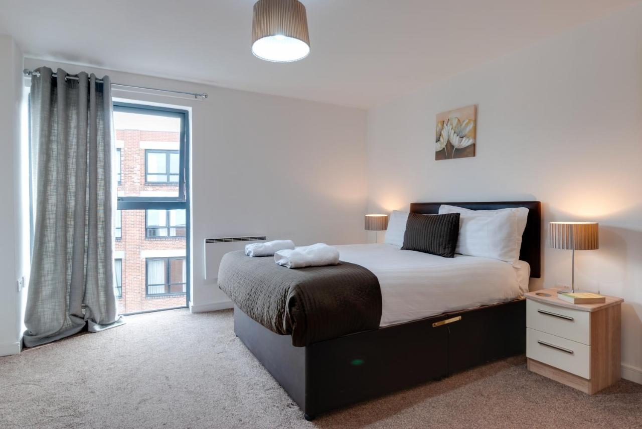 Base Serviced - Duke Street Apartment *
